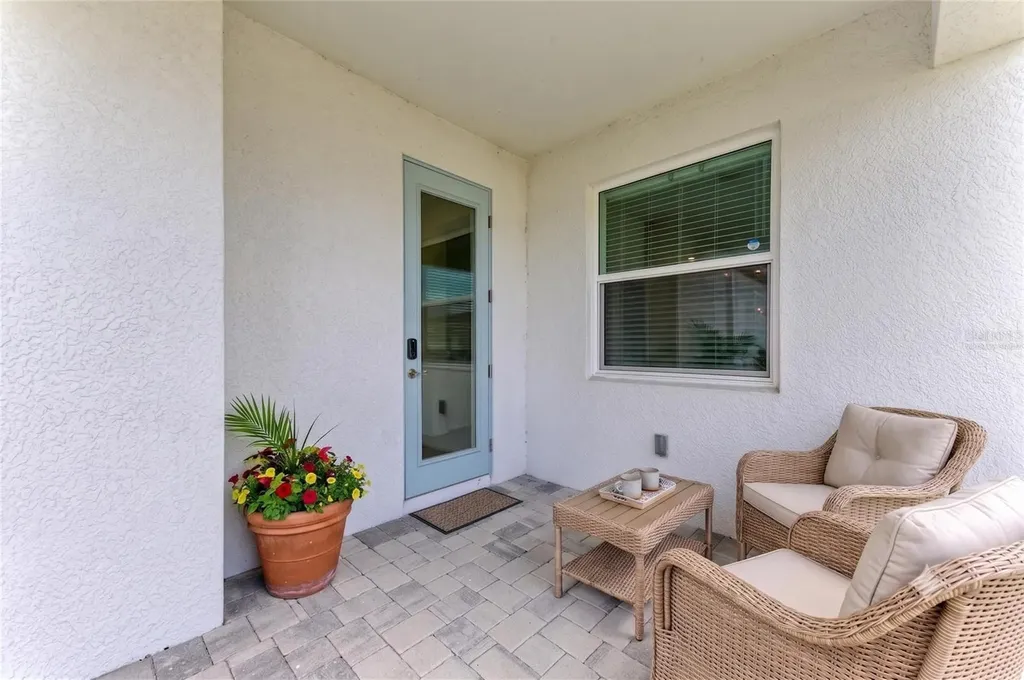 1989 Splashrail Lane Sarasota FL 34240