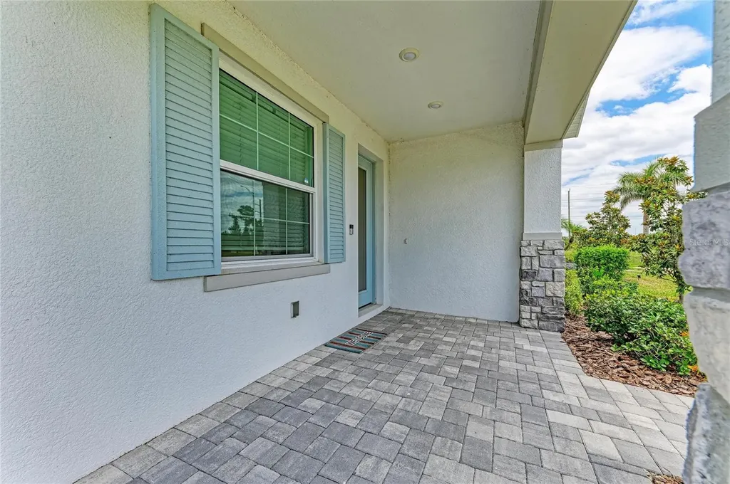 1989 Splashrail Lane Sarasota FL 34240