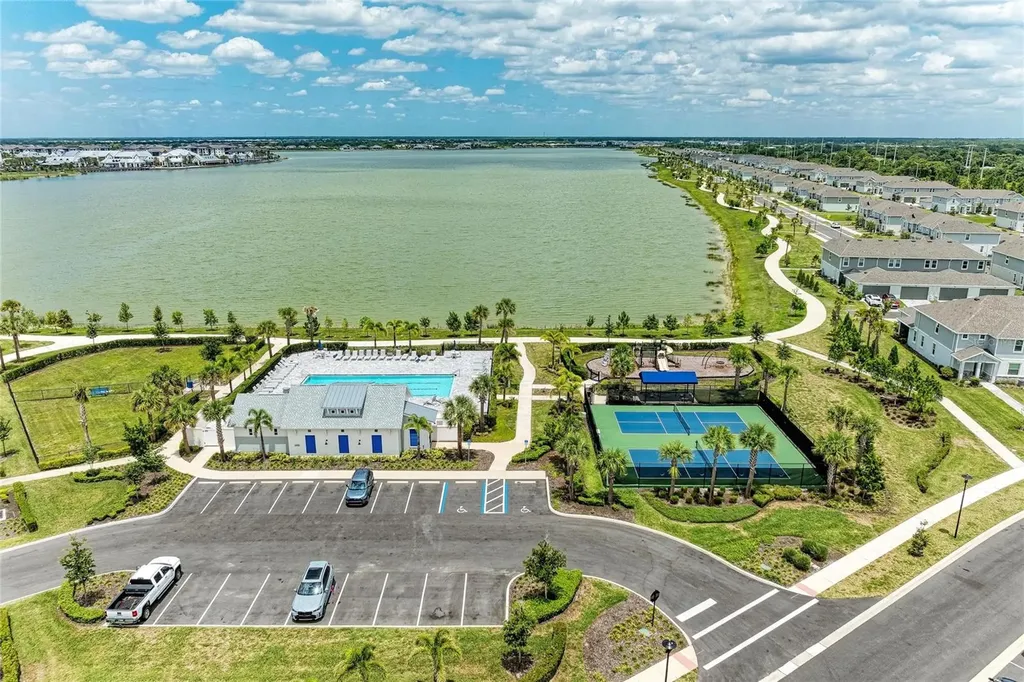 1989 Splashrail Lane Sarasota FL 34240