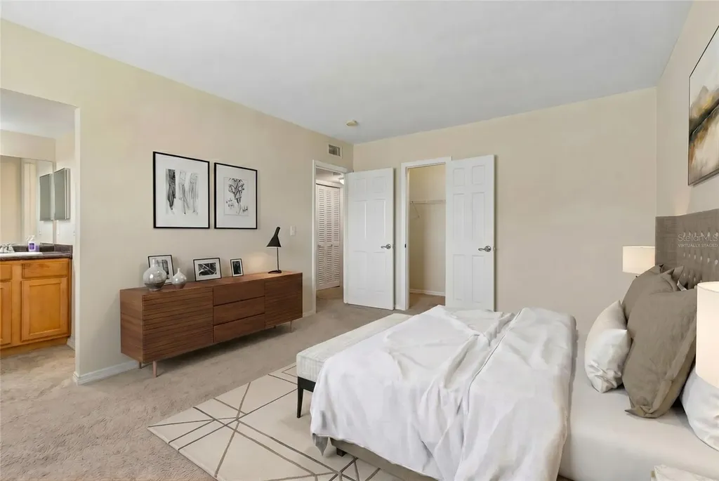 10344 Carrollwood Lane Tampa FL 33618