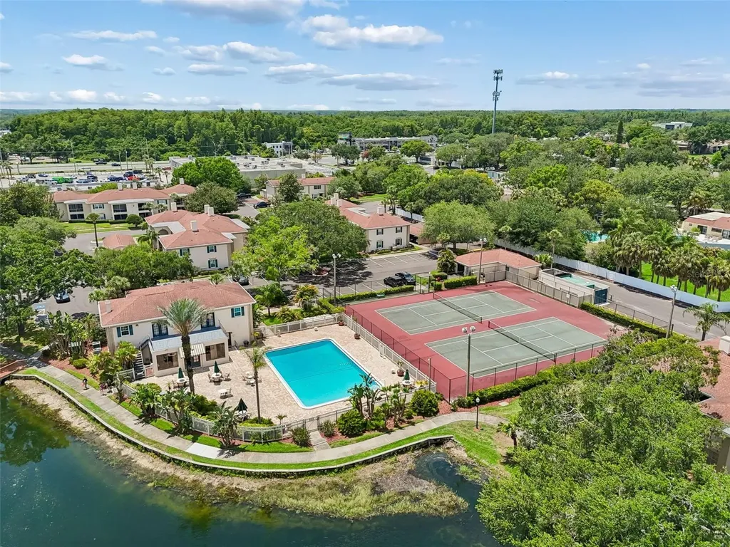 10344 Carrollwood Lane Tampa FL 33618