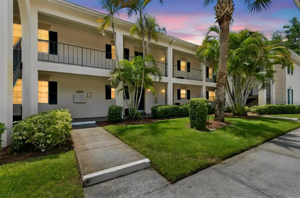 10344 Carrollwood Lane Tampa FL 33618