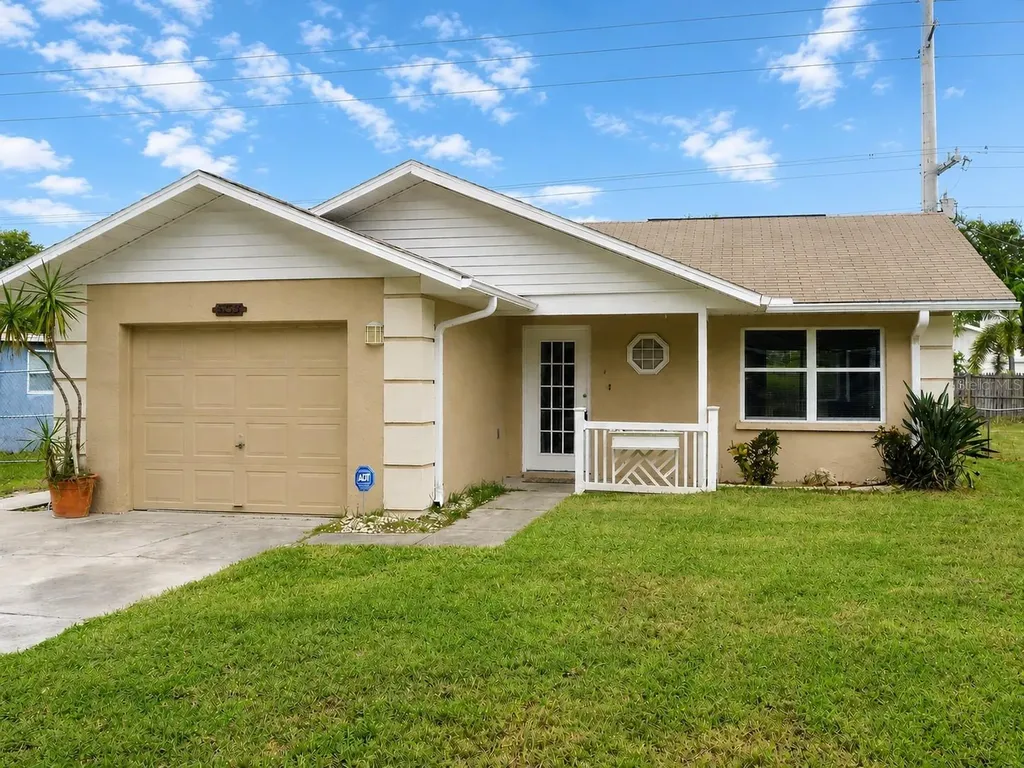 5132 1st Avenue W Bradenton FL 34209