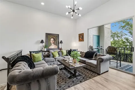 728 Coral Reef Drive Tampa FL 33602