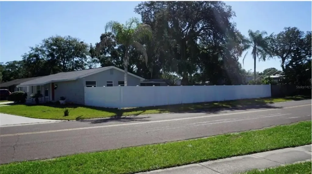 8518 Woodlake Drive Tampa FL 33615
