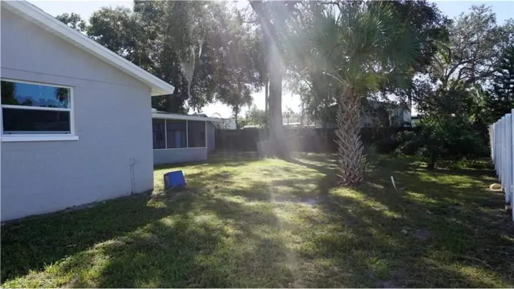 8518 Woodlake Drive Tampa FL 33615