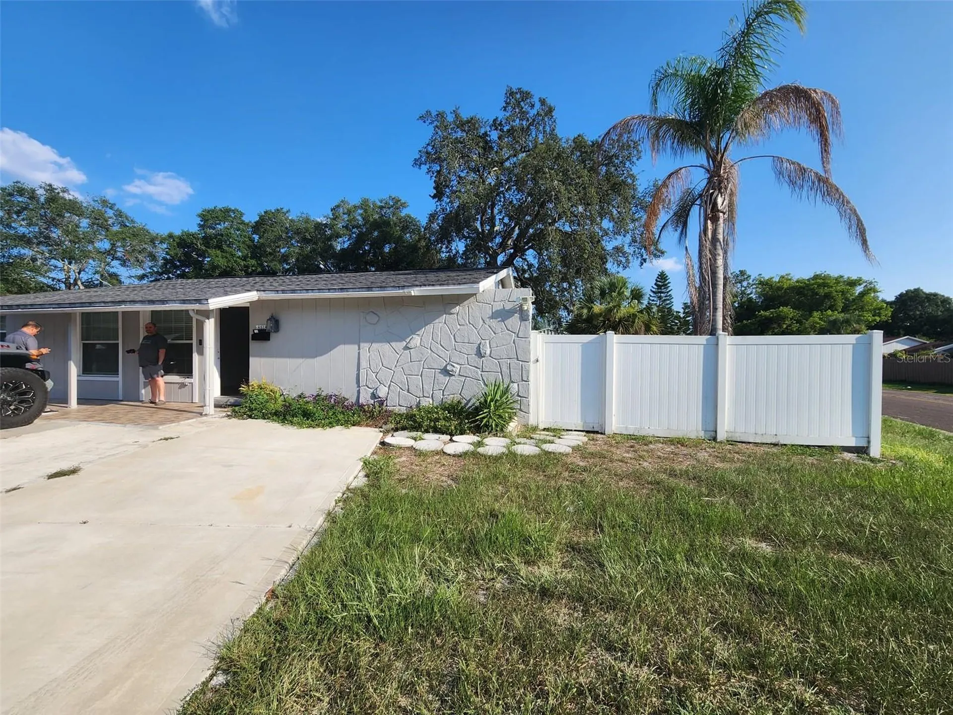 8518 Woodlake Drive Tampa FL 33615