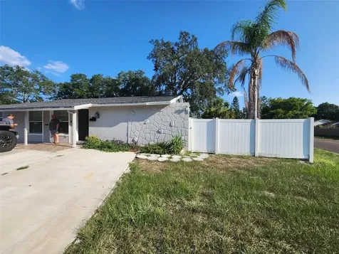 8518 Woodlake Drive Tampa FL 33615