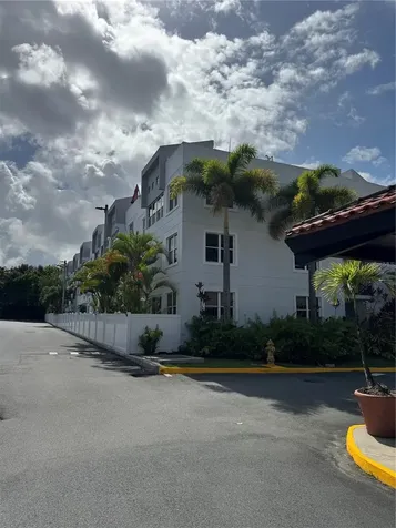 290 Santa Ana Avenue Guaynabo PR 00969