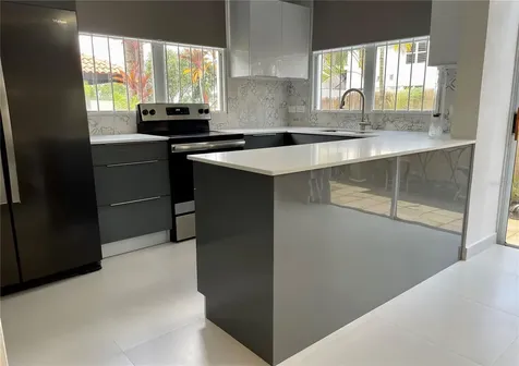 290 Santa Ana Avenue Guaynabo PR 00969