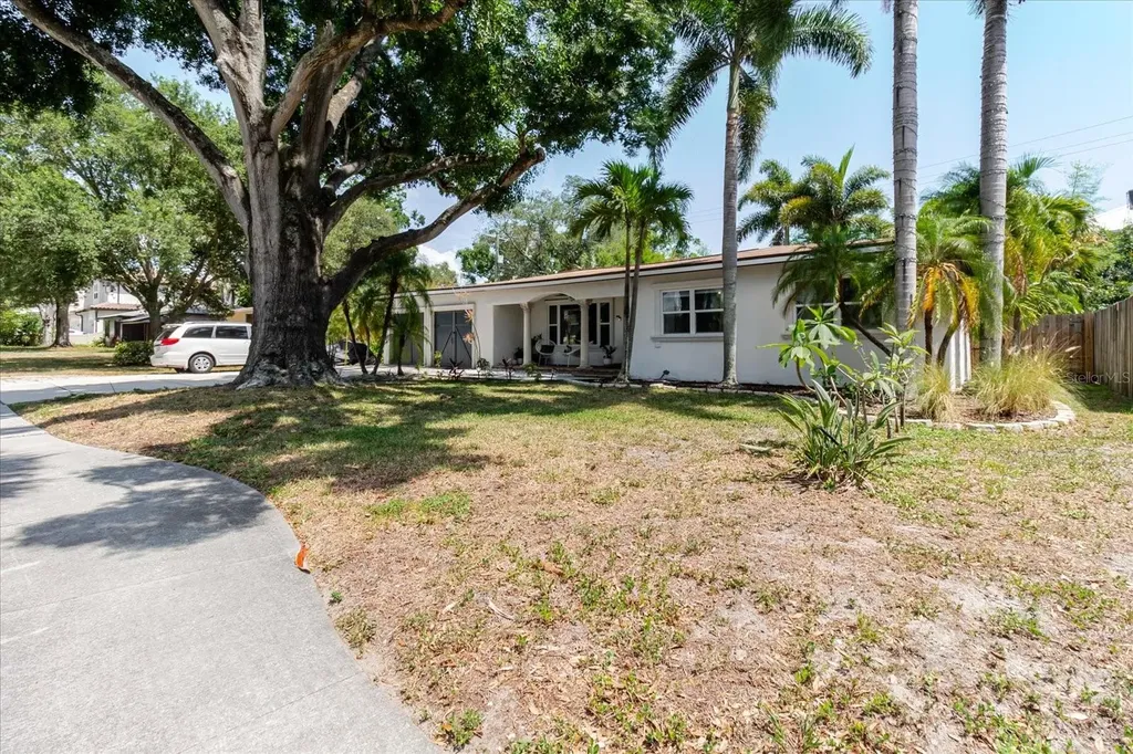 3138 W Euclid Avenue Tampa FL 33629