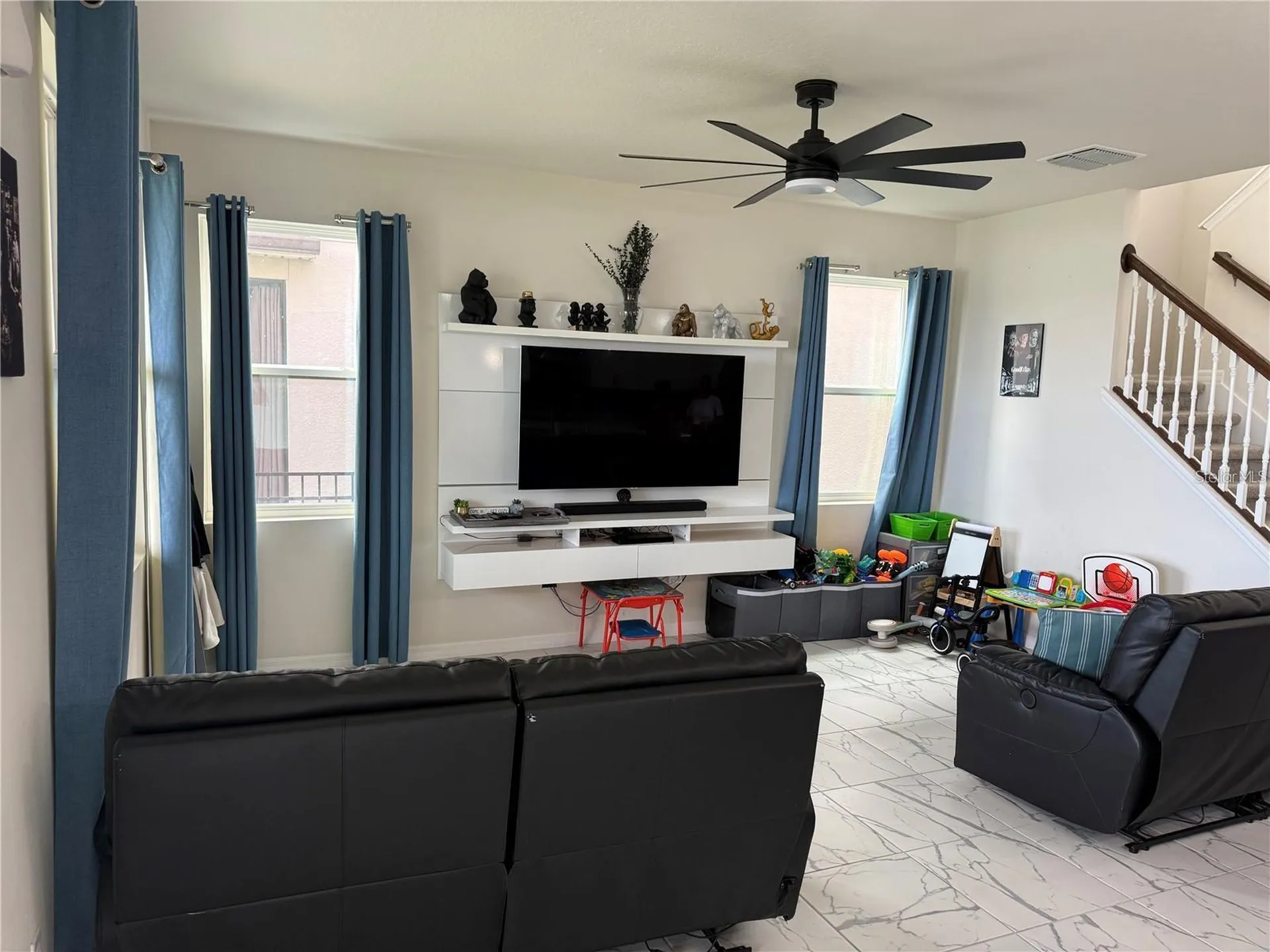 2489 Blowing Breeze Avenue Kissimmee FL 34744
