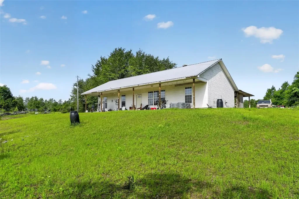 4700 Woody Road Marianna FL 32448