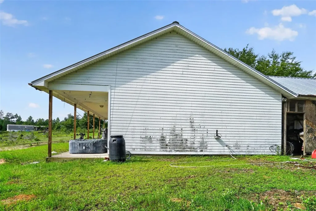 4700 Woody Road Marianna FL 32448