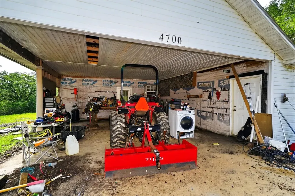 4700 Woody Road Marianna FL 32448