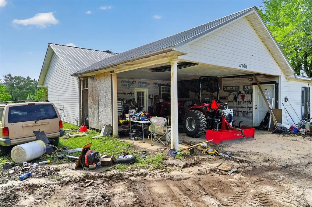 4700 Woody Road Marianna FL 32448