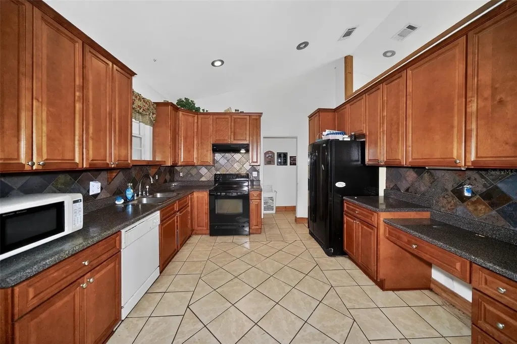 4700 Woody Road Marianna FL 32448