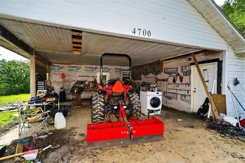 4700 Woody Road Marianna FL 32448