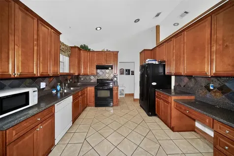 4700 Woody Road Marianna FL 32448