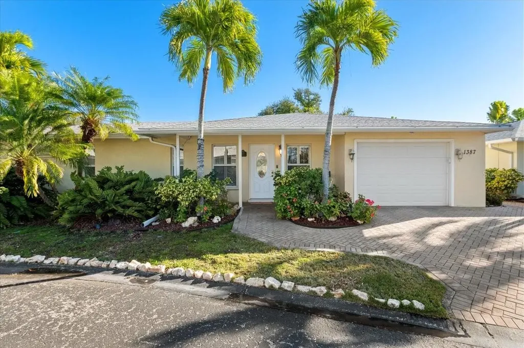 1387 Moonmist Drive Sarasota FL 34242