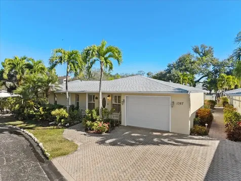 1387 Moonmist Drive Sarasota FL 34242