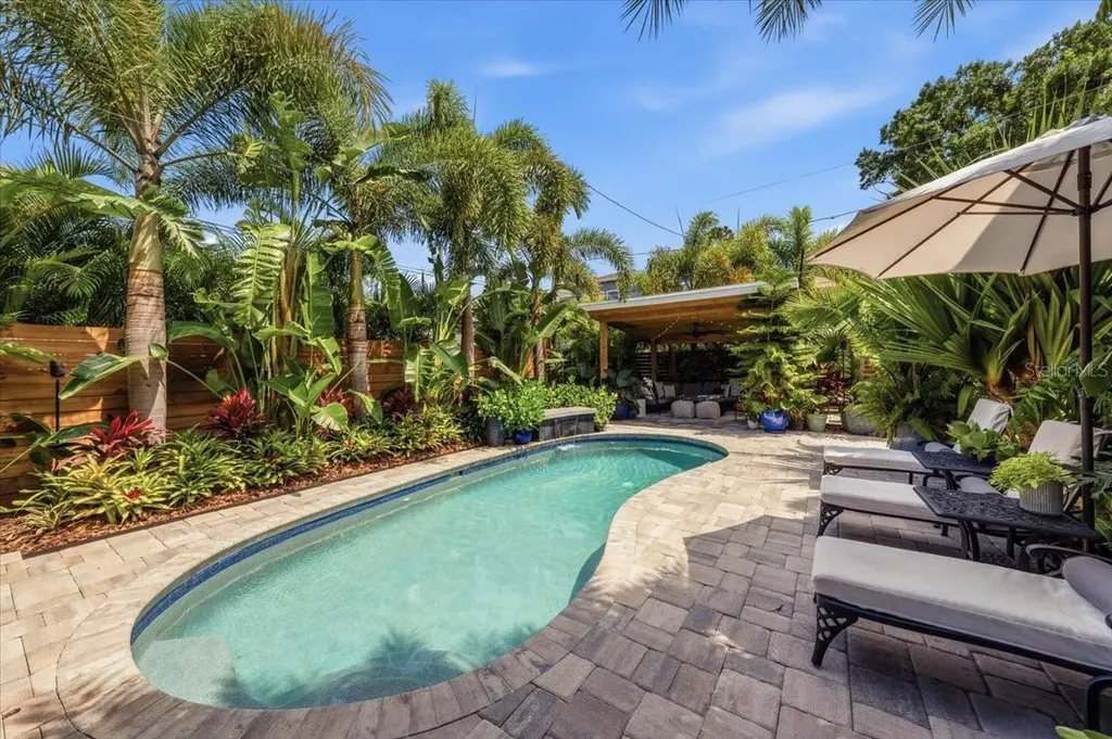 2450 Burlington Avenue N St Petersburg FL 33713