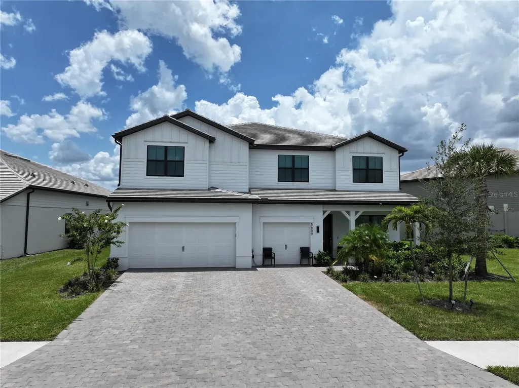 5609 Clearwater Court Lakewood Ranch FL 34211
