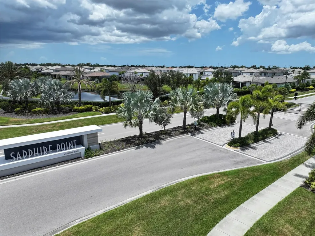 5609 Clearwater Court Lakewood Ranch FL 34211