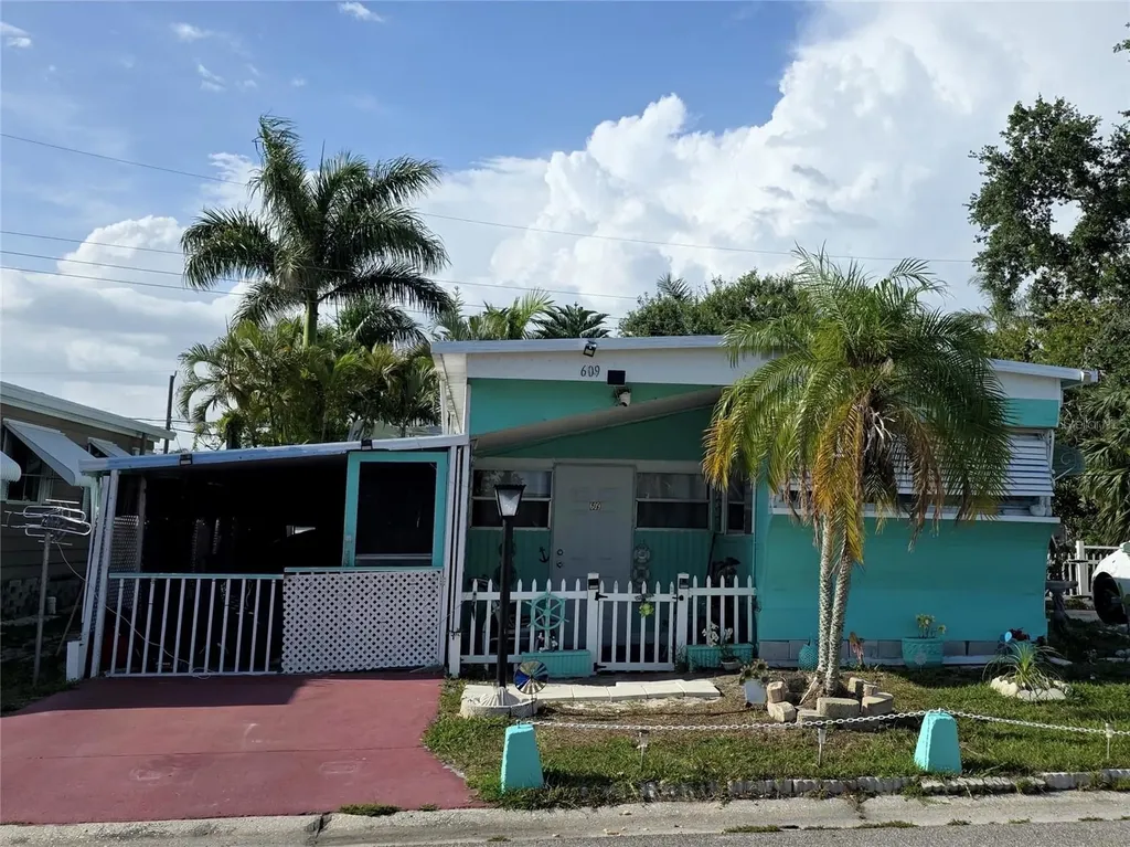609 50th Avenue W Bradenton FL 34207