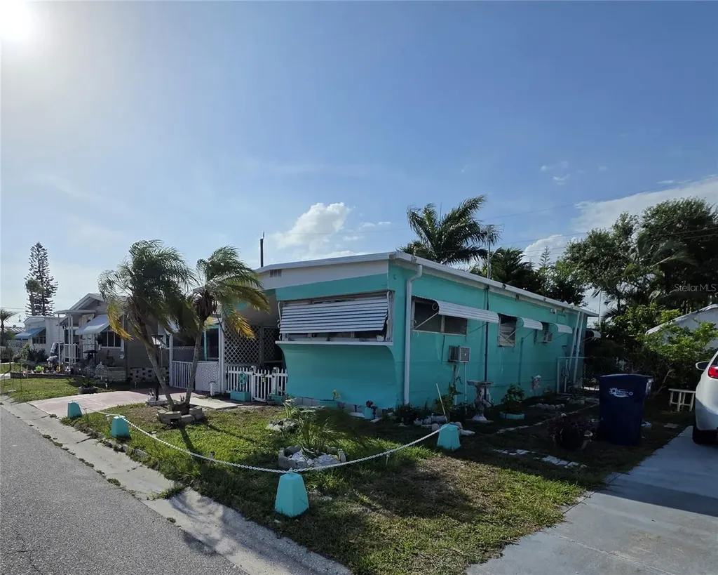 609 50th Avenue W Bradenton FL 34207
