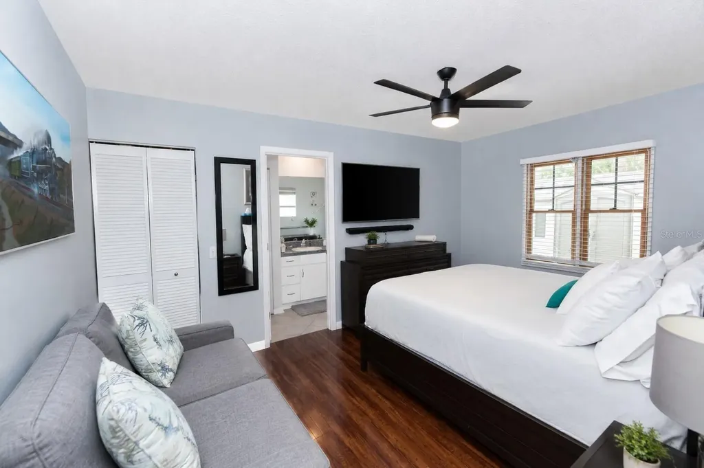 1065 Lewis Avenue Sarasota FL 34237
