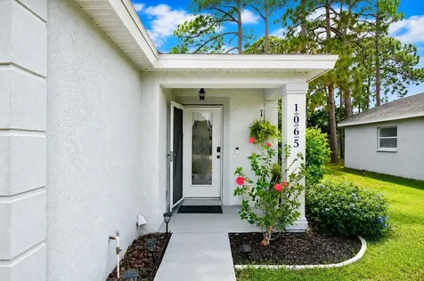 1065 Lewis Avenue Sarasota FL 34237