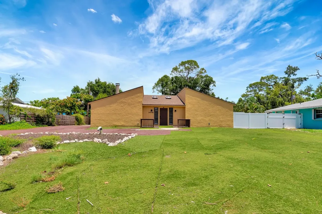 2315 Riverwood Pines Drive Sarasota FL 34231