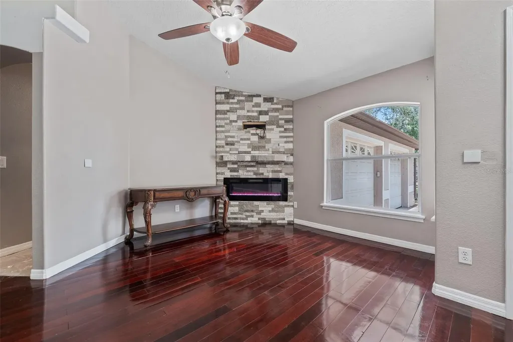 25335 Mardon Circle Paisley FL 32767
