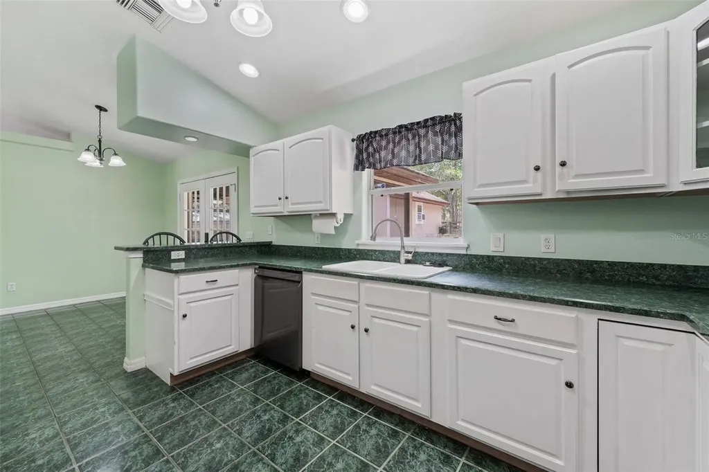 25335 Mardon Circle Paisley FL 32767