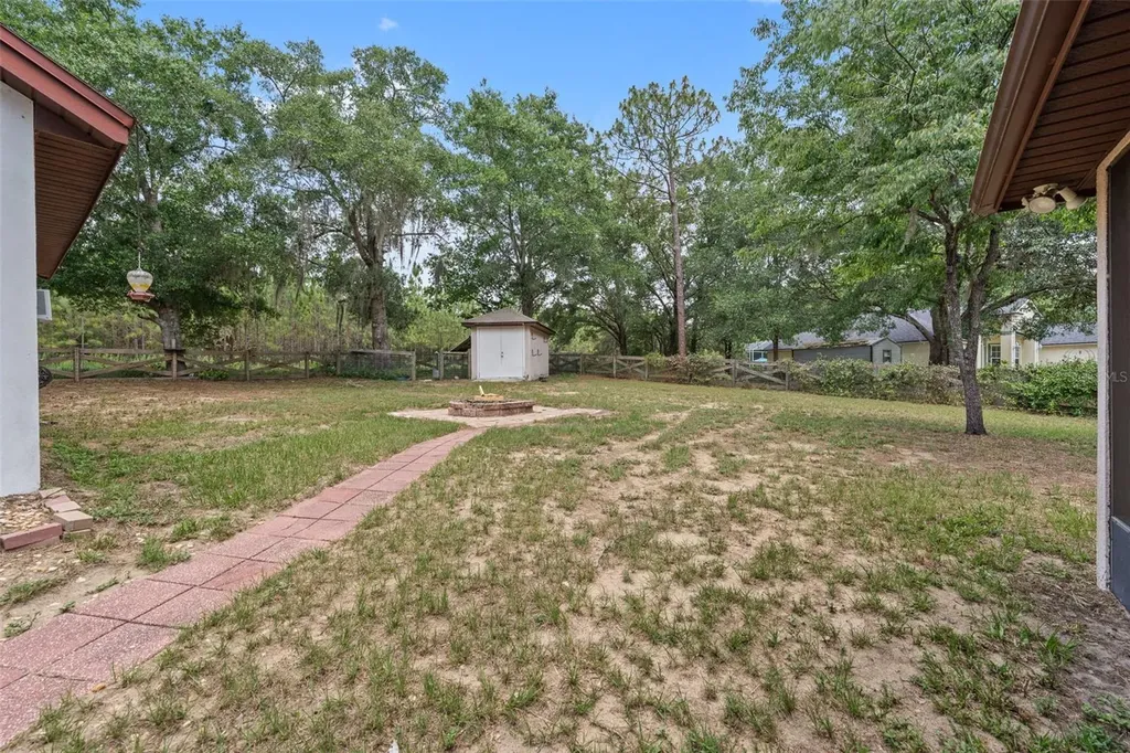 25335 Mardon Circle Paisley FL 32767