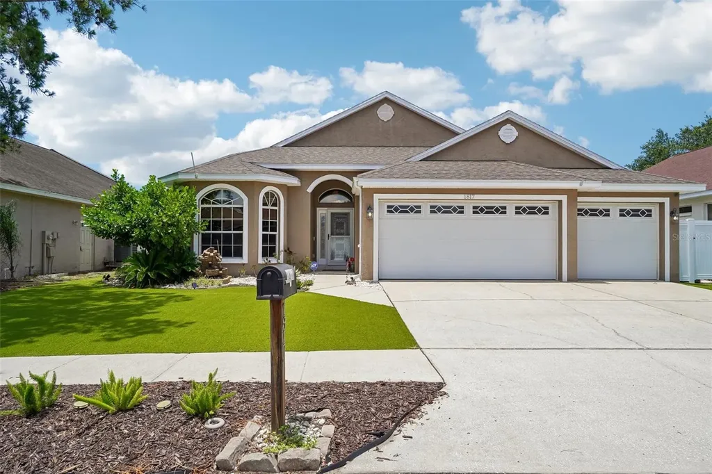 1817 Wood Bend Street Tarpon Springs FL 34689