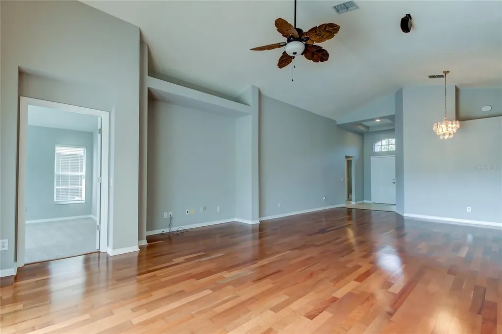 18829 Maisons Drive Lutz FL 33558