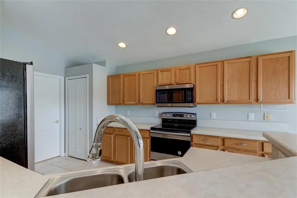 18829 Maisons Drive Lutz FL 33558