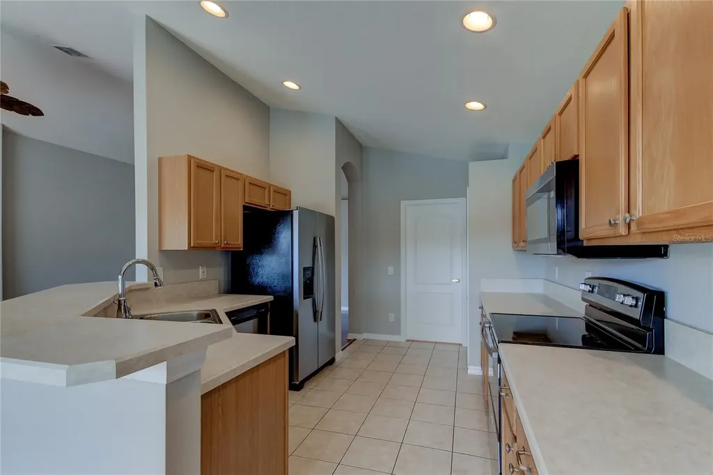 18829 Maisons Drive Lutz FL 33558