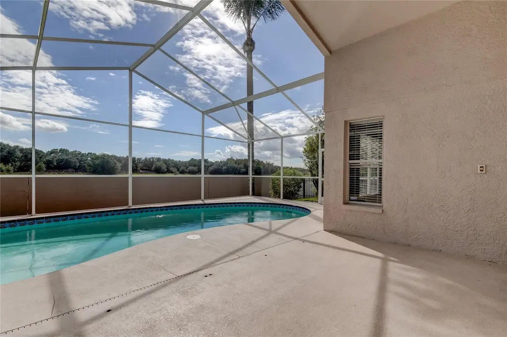 18829 Maisons Drive Lutz FL 33558