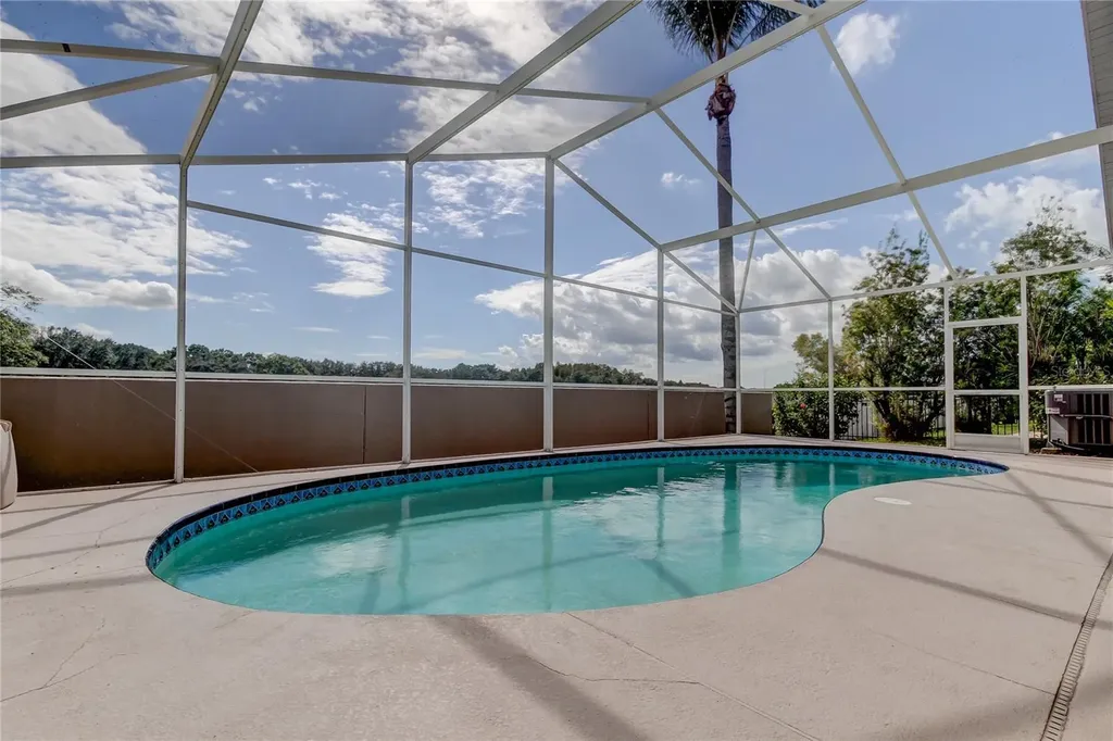 18829 Maisons Drive Lutz FL 33558