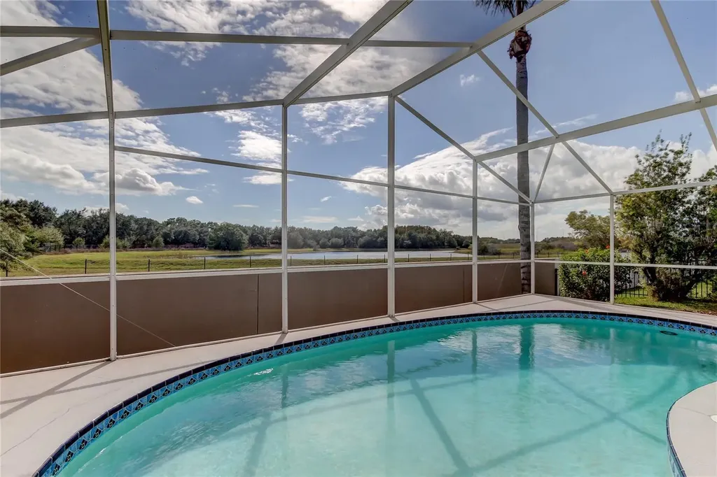 18829 Maisons Drive Lutz FL 33558