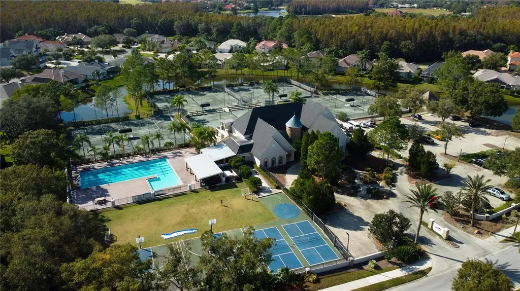 18829 Maisons Drive Lutz FL 33558