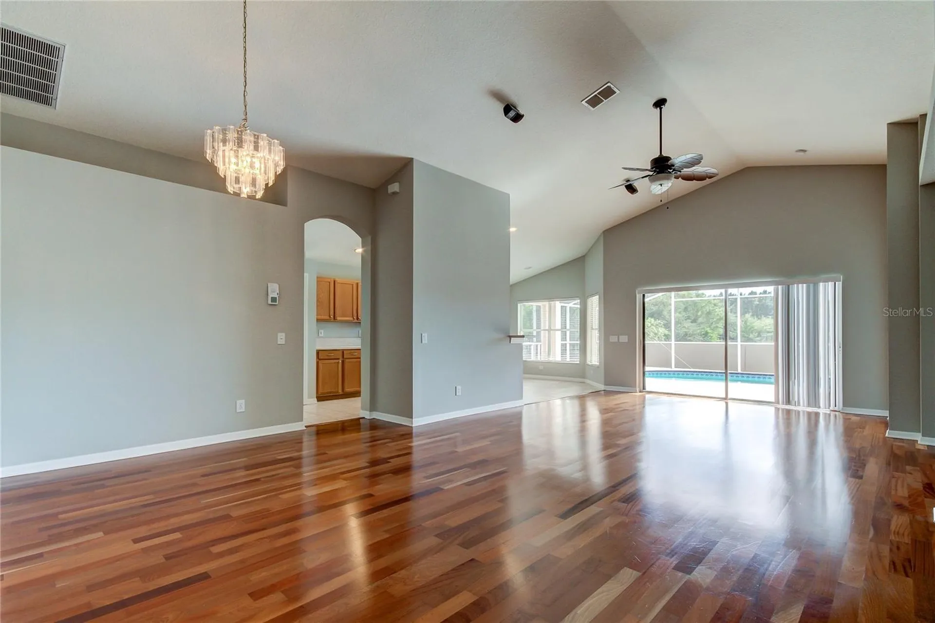 18829 Maisons Drive Lutz FL 33558