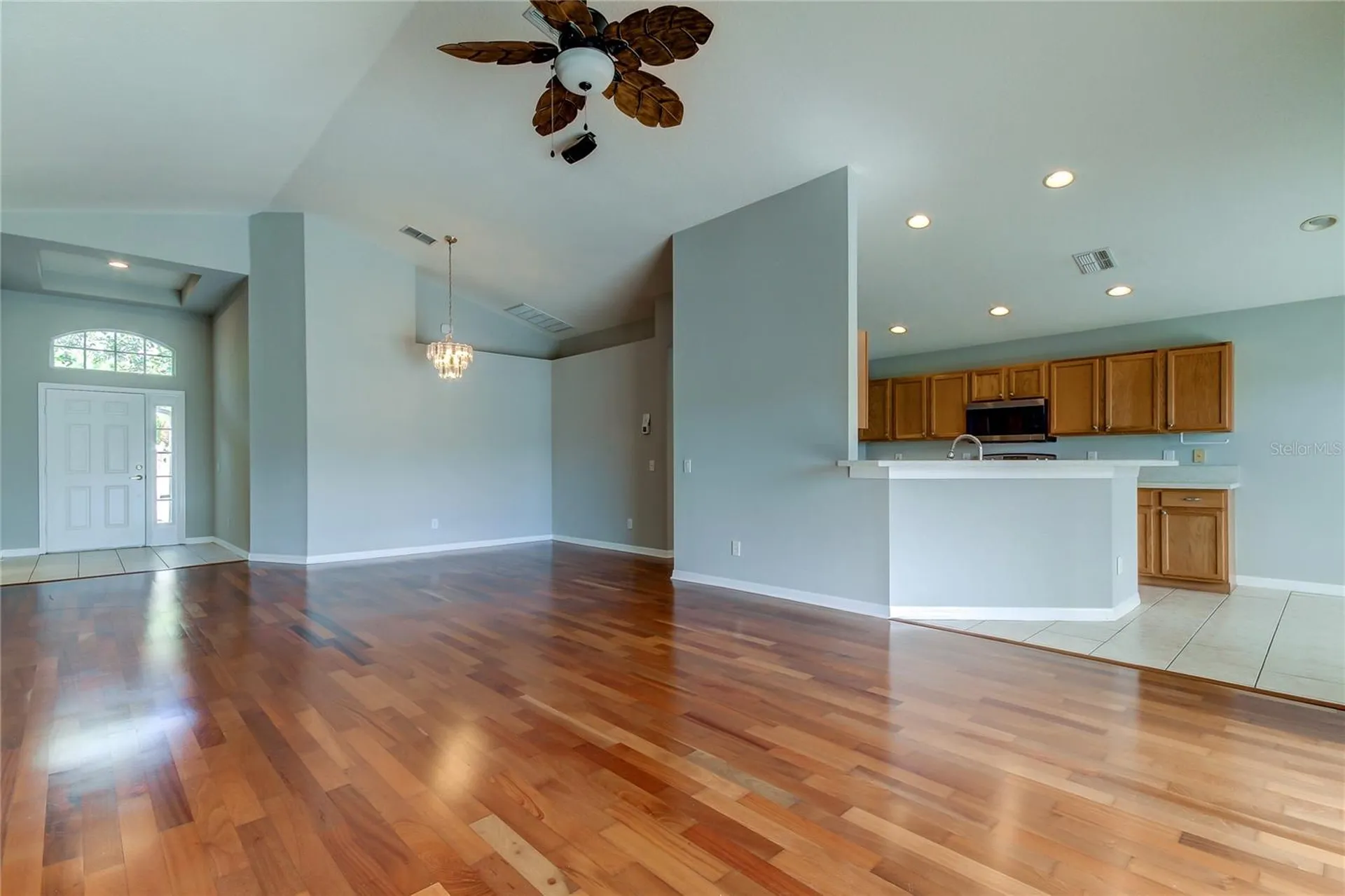18829 Maisons Drive Lutz FL 33558