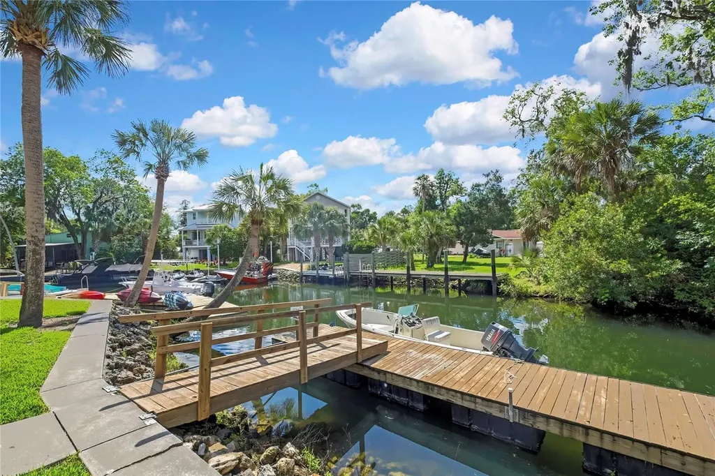 1637 SE Paradise Circle Crystal River FL 34429