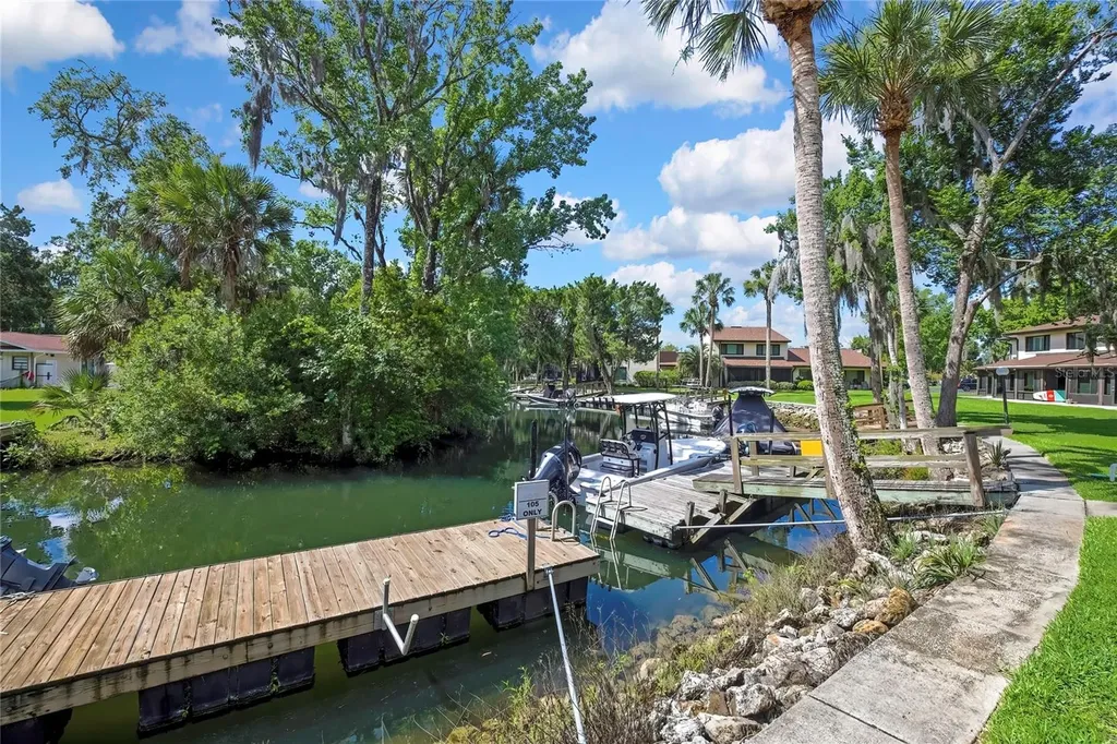 1637 SE Paradise Circle Crystal River FL 34429