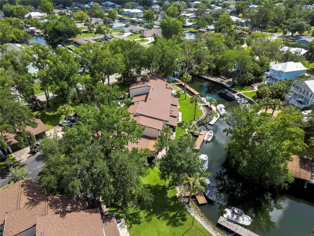 1637 SE Paradise Circle Crystal River FL 34429