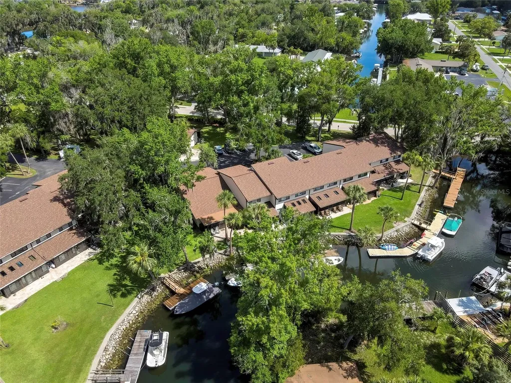 1637 SE Paradise Circle Crystal River FL 34429